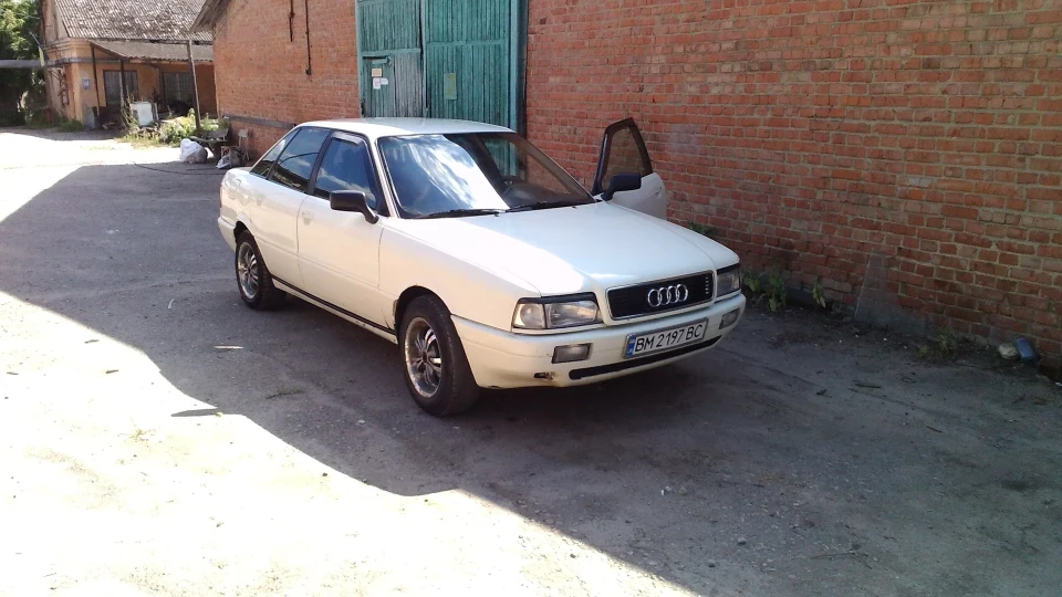 Audi 80 білявка 2