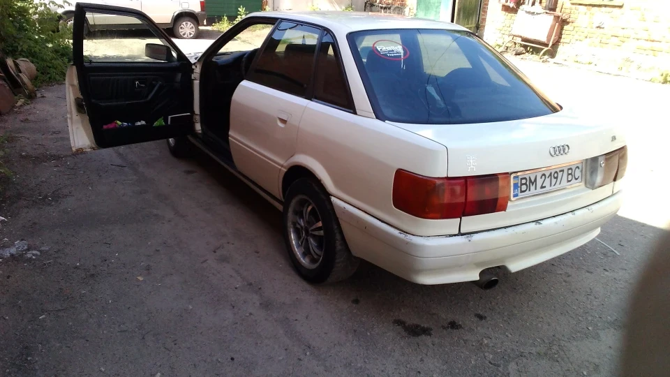 Audi 80 білявка 3