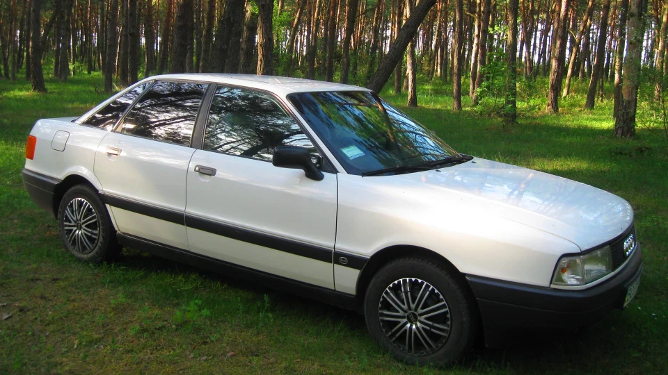 Audi 80 blonden frau 1.8S RU 2