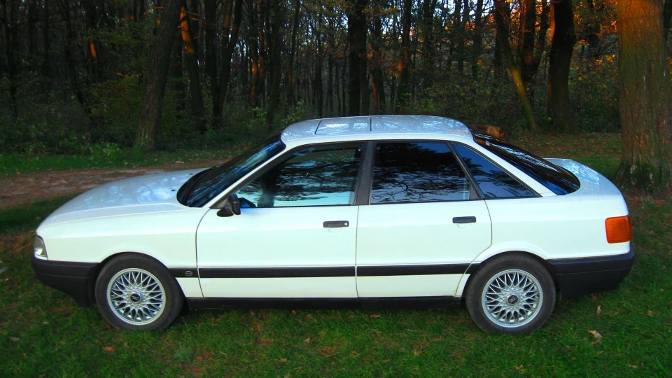 Audi 80 blonden frau 1.8S RU 4