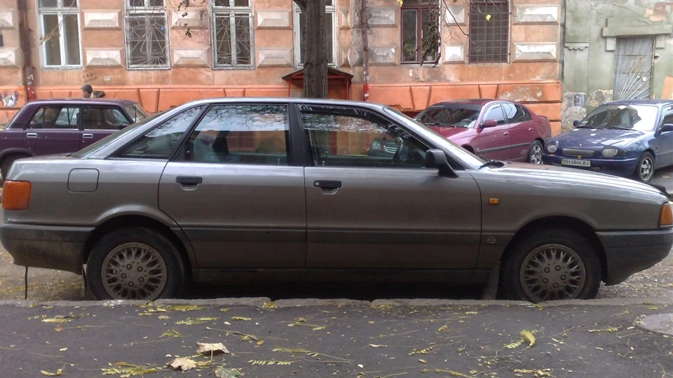 Audi 80 Бочка. 1.8S 2