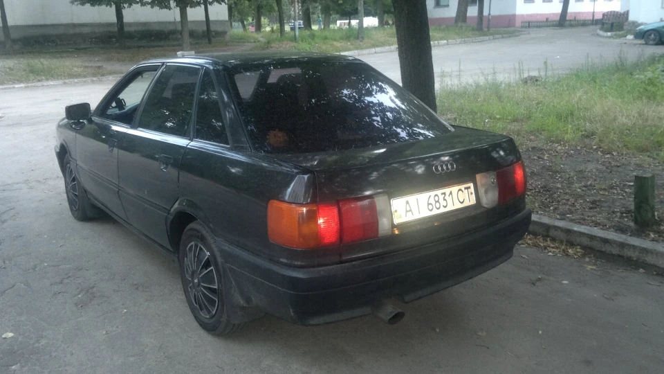 Audi 80 Чорна Бочка 4