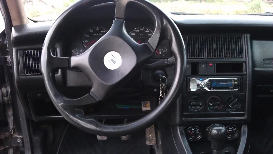 Audi 80 Чорний 1.8 5