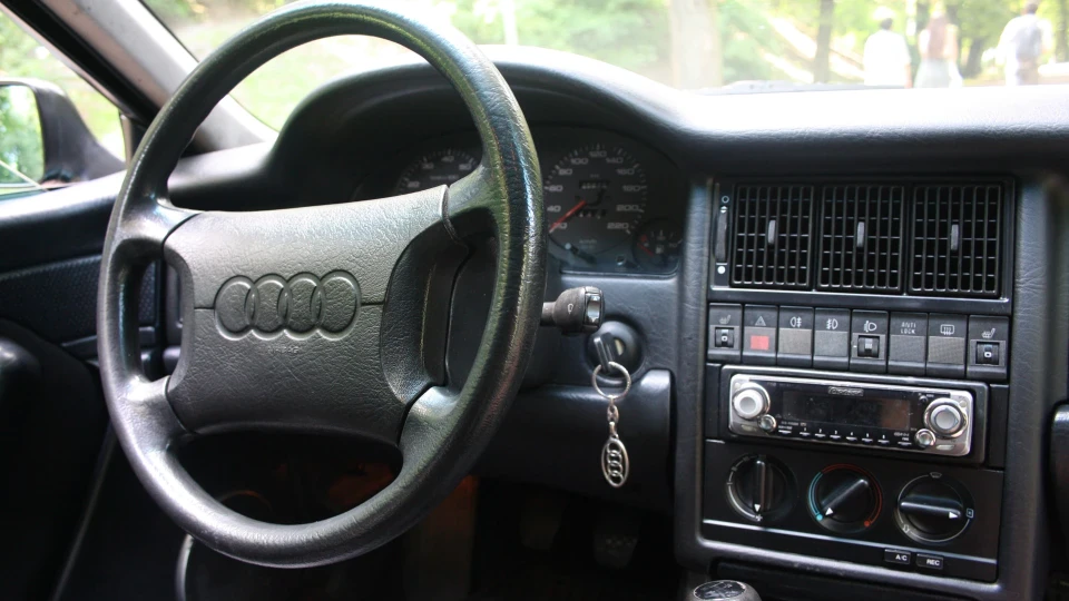 Audi 80 Emerald Pearl Metallic 3