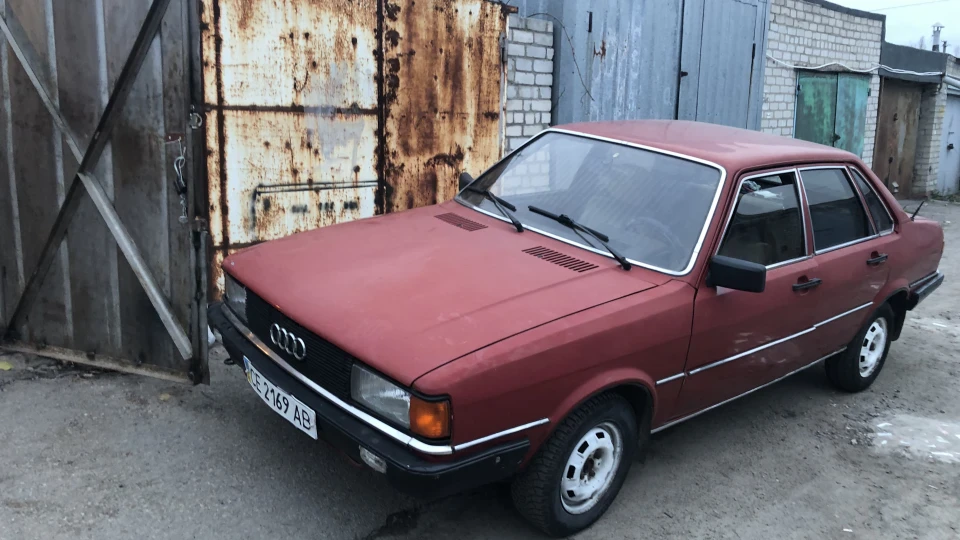 Audi 80 Червона гармата гонка