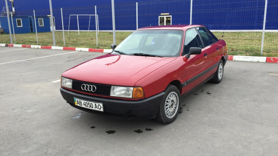 Audi 80 Червоненький акваріум) 2