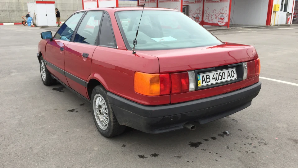 Audi 80 Червоненький акваріум) 4