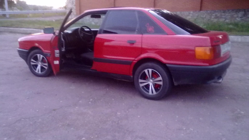 Audi 80 Лакована 1.8)) 4
