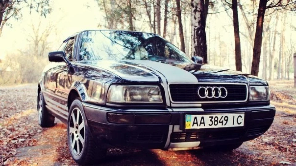 Audi 80 Ластівка темно синя 3