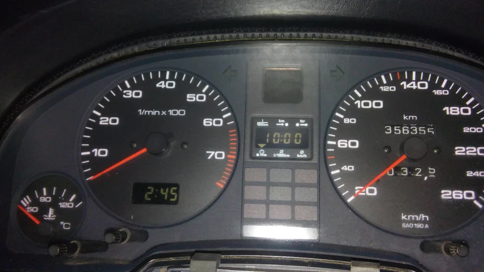 Audi 80 маленький газончик)) 3