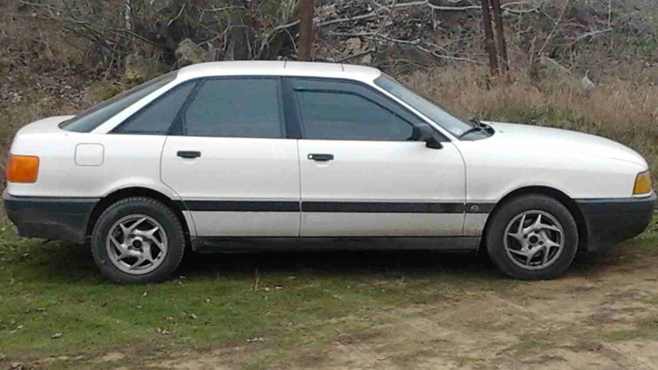 Audi 80 (*\__\== oooo ==/__/*) 2