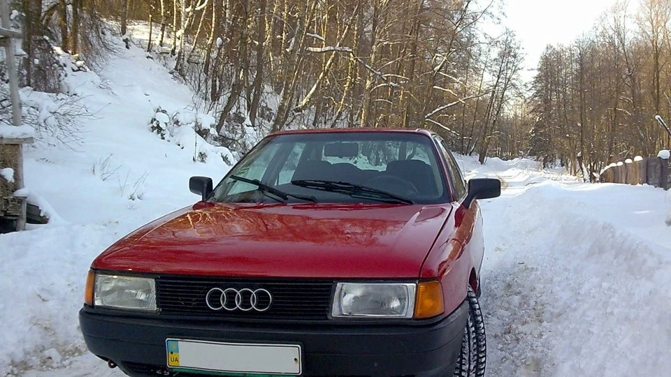 Audi 80 підлампуємо і помчимо ;)