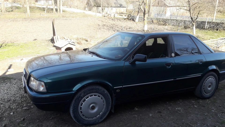 Audi 80 гармата