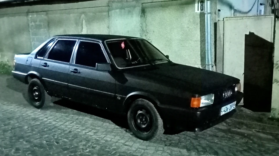 Audi 80 Поранено, але не вбито