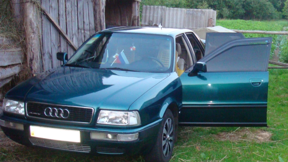 V4 2 8 Quattro 4