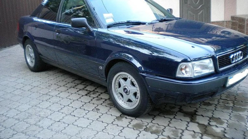 Audi 80 В4 ЛАСТІВКА 3