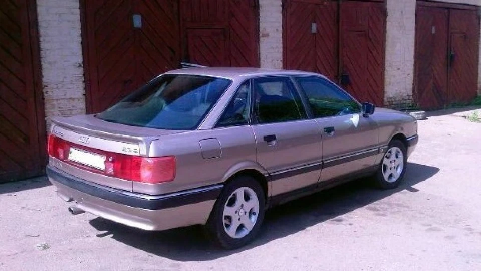 Audi 90 2