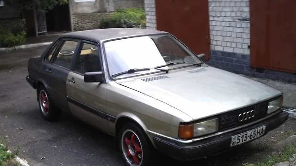 Audi 90 оселедчик )