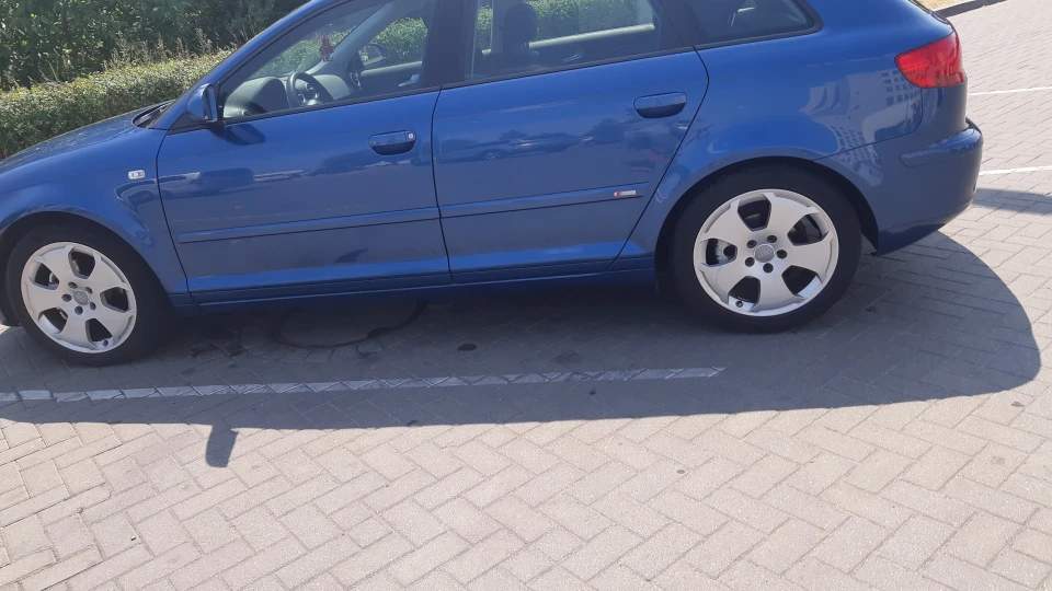 Audi A3 Sportback 1.6 fsi 3