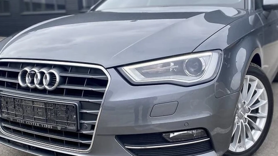 Audi A3 Sportback Shade 5
