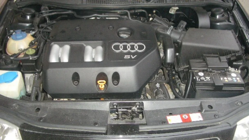 Audi A3 1.8 АТ 3