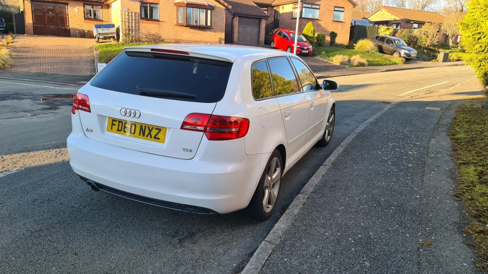 Audi A3 Блондинка