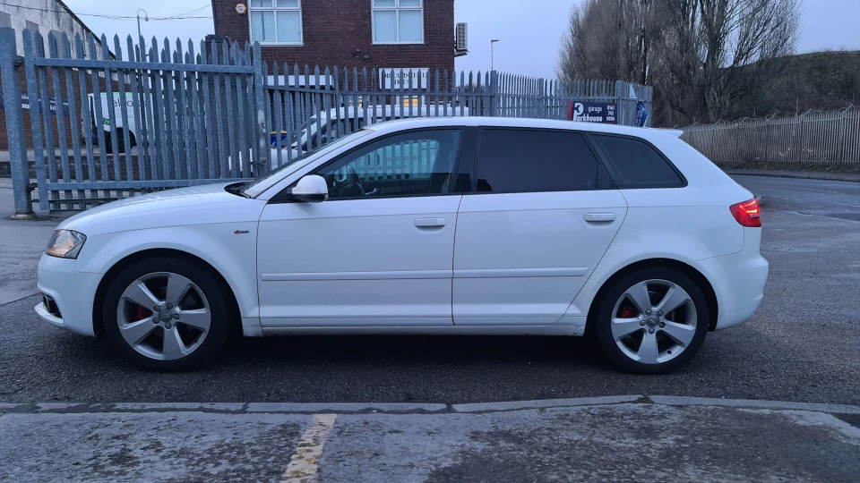 Audi A3 Блондинка 3