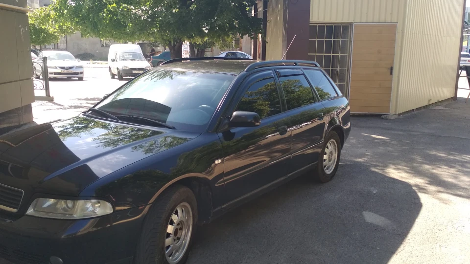 Audi A4 Avant 1.6 газ/бензин
