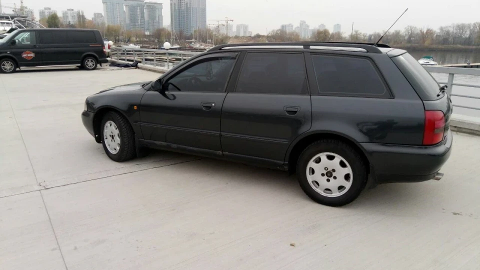 Audi A4 Avant 1.8 ADR 4