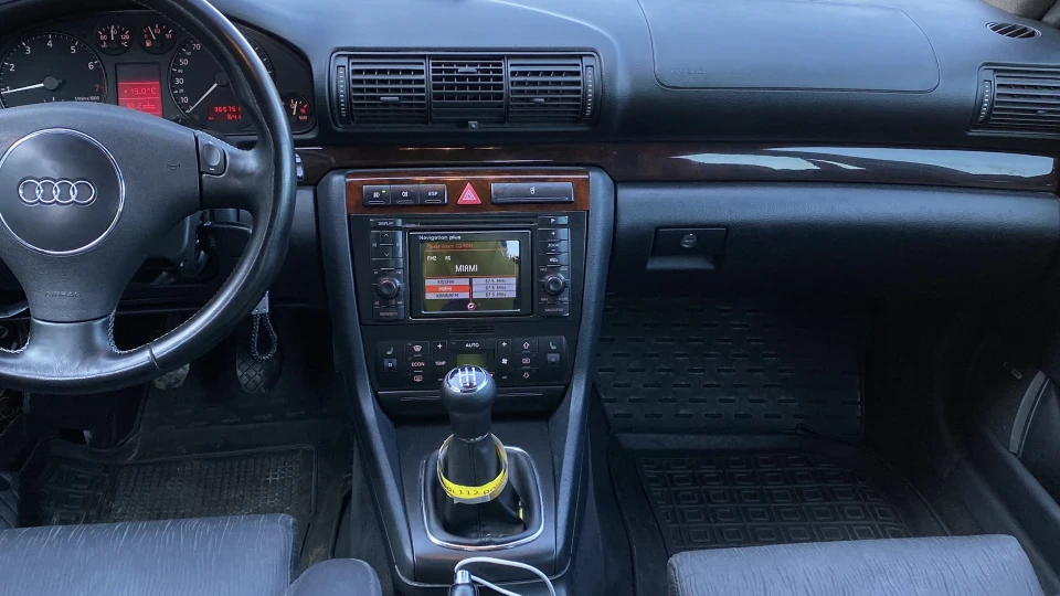 Audi A4 Avant 1.8 ADR 5