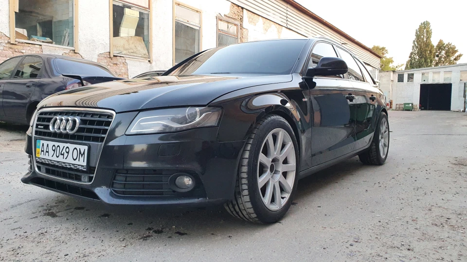 Audi A4 Avant 2 tdi quattro 2