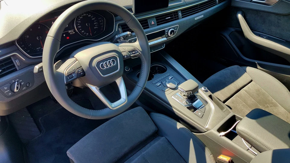 Audi A4 Avant 2.0 TDI Quattro 4