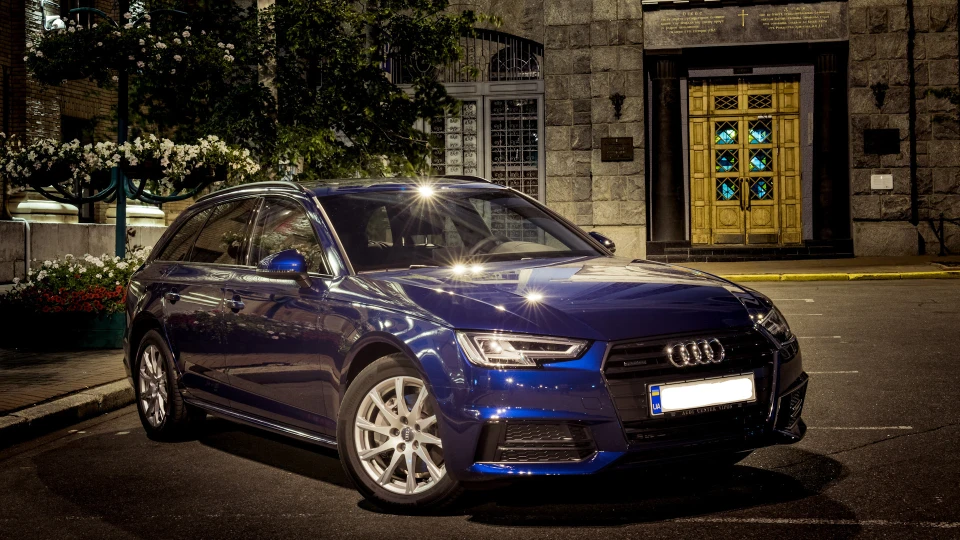 Audi A4 Avant 2.0 TDI Quattro 5
