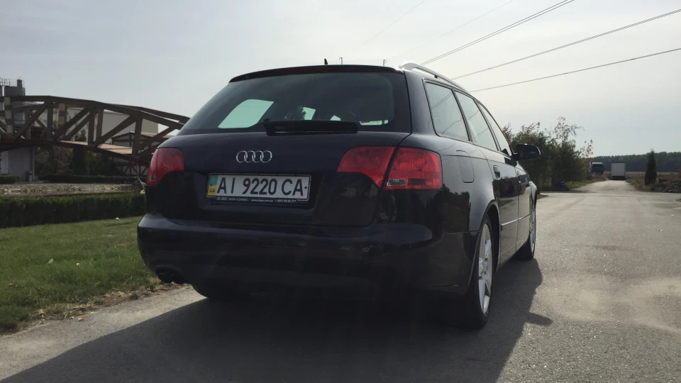 Audi A4 Avant 2,0TDI 6MT FWD Avant 4