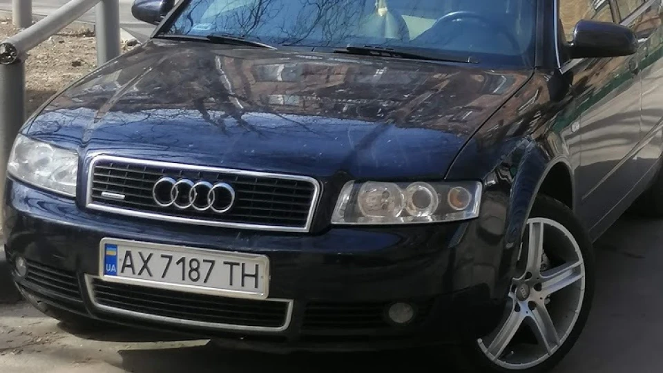 Audi A4 Avant 2.5 TDI QUATTRO (AKE) 4