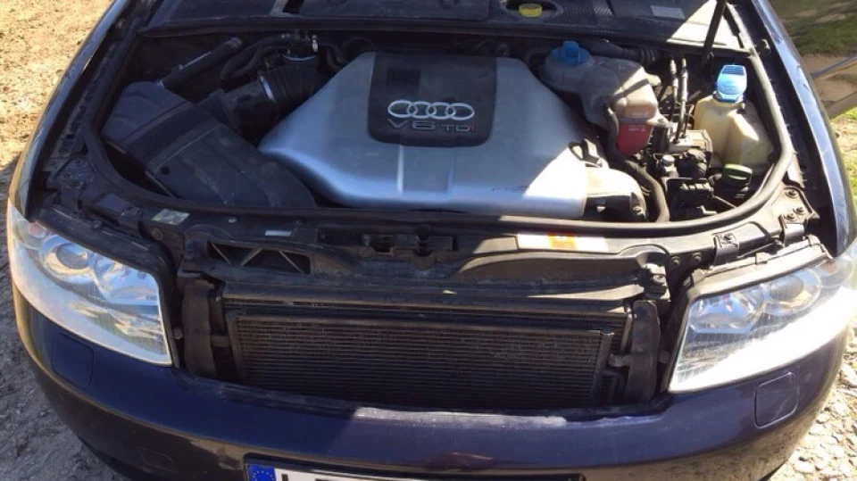 Audi A4 Avant 2.5 tdi QUATTRO 4