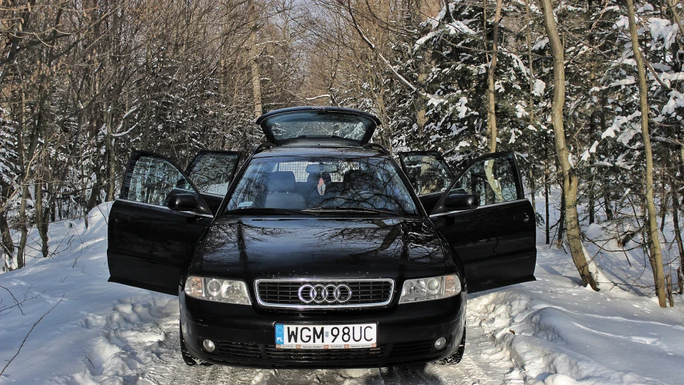 Audi A4 Avant 2.5tdi BLACK WAGON 3