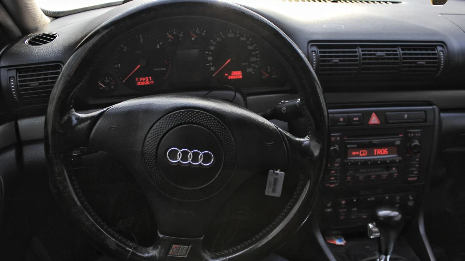 Audi A4 Avant 2.5tdi BLACK WAGON 5