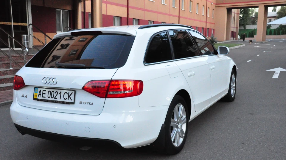 Audi A4 Avant Білка 4