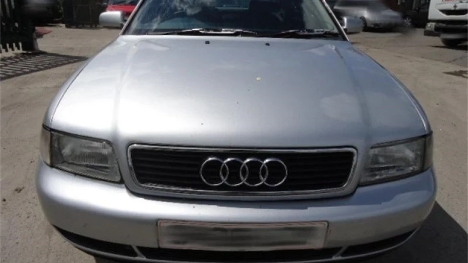 Audi A4 Avant Бусинка!)