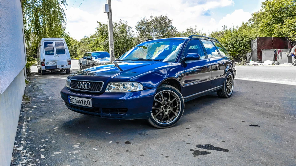 Audi A4 Avant Мала