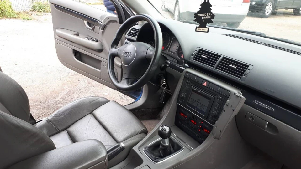 Audi A4 Avant quattro 2