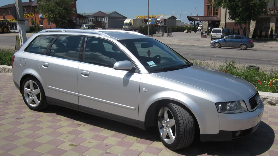 Audi A4 Avant quattro