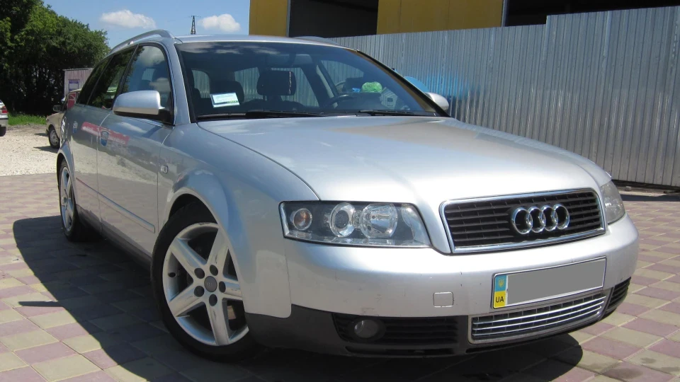 Audi A4 Avant quattro 5