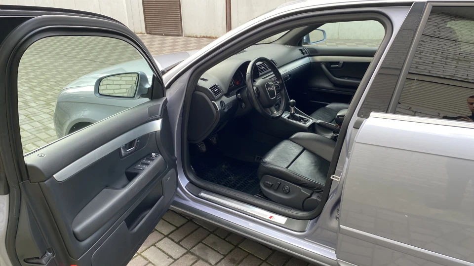 Audi A4 Avant S line mini avant 2