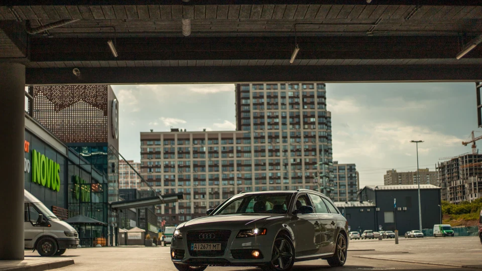Audi A4 Avant S-line 2