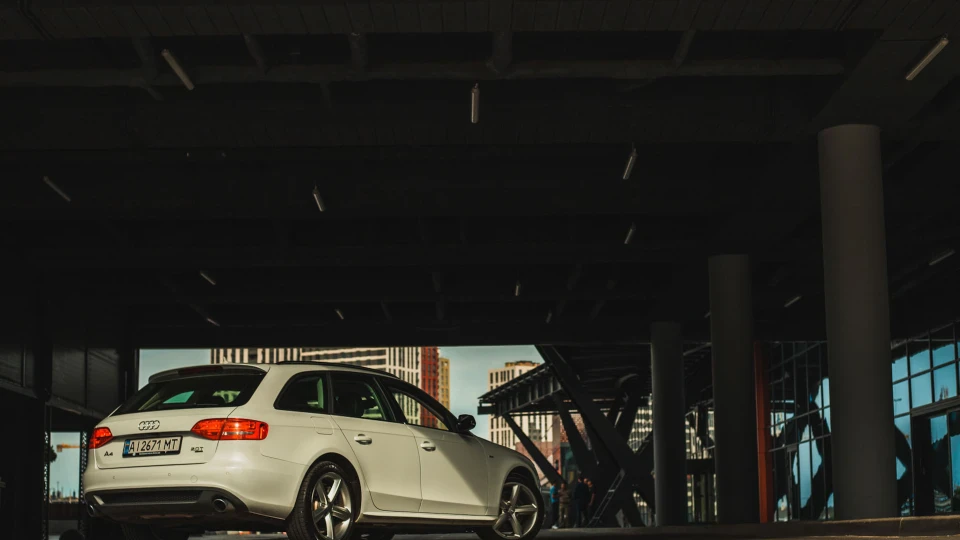 Audi A4 Avant S-line 3