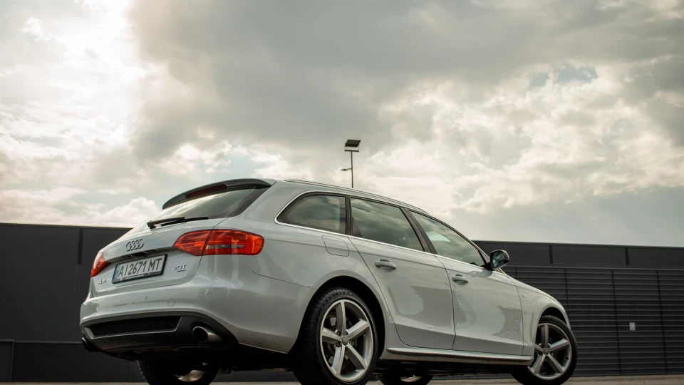 Audi A4 Avant S-line 4