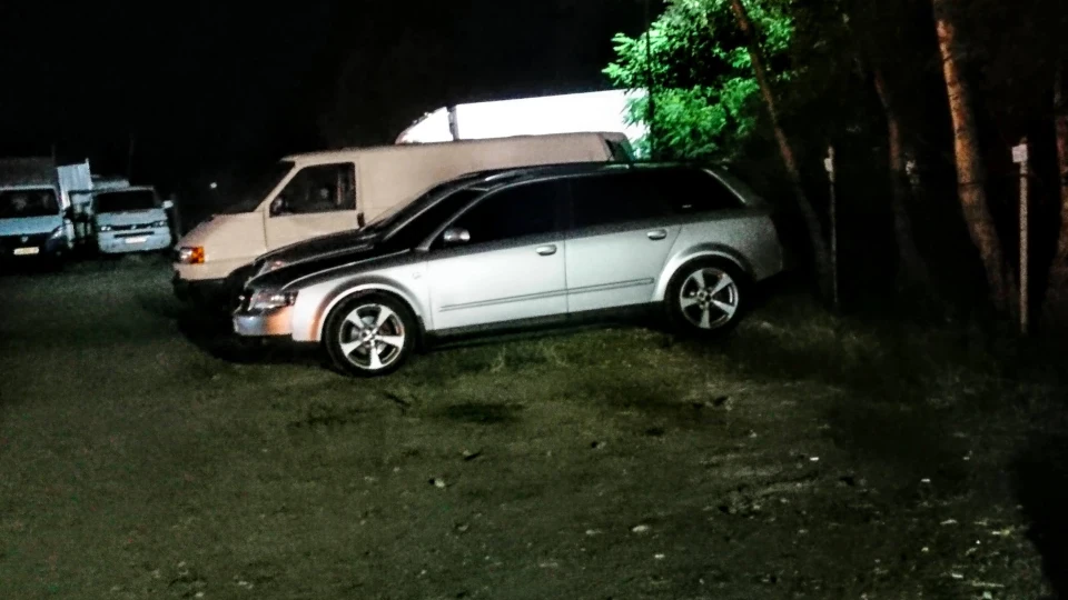 Audi A4 Avant Сіра VAG line 3