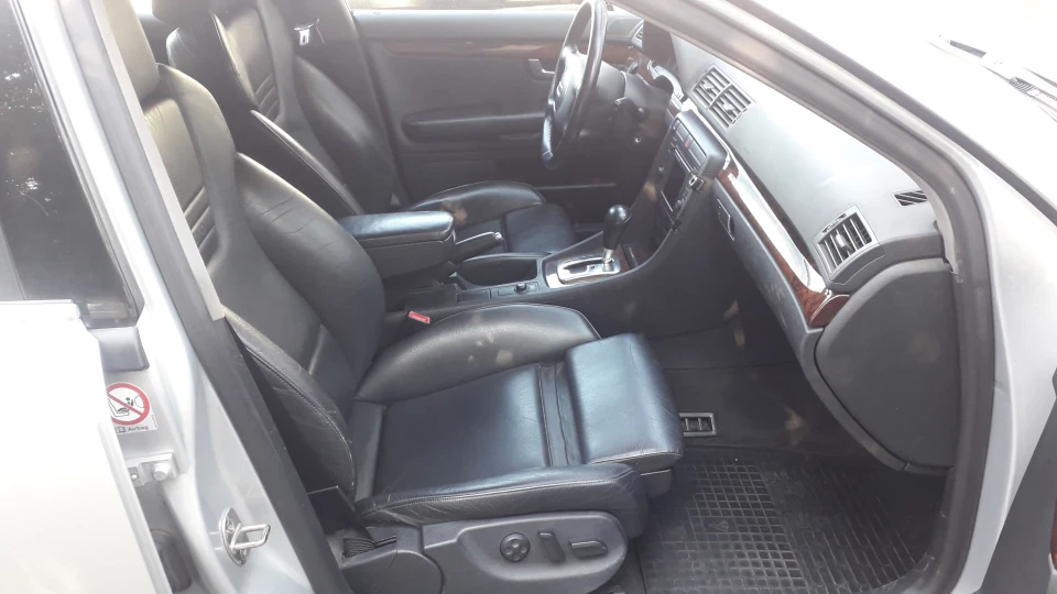 Audi A4 Avant Срібляста S-ka 5